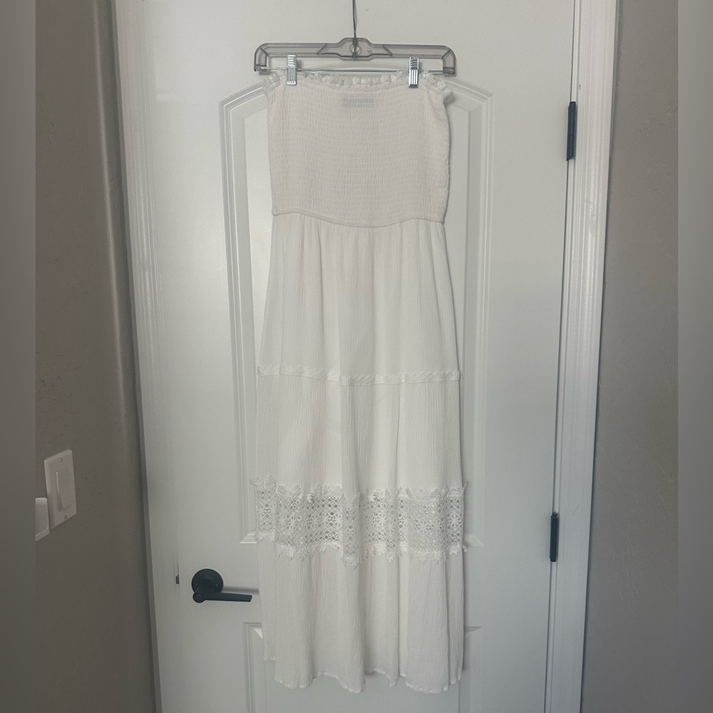 Elegant Strapless White Dress